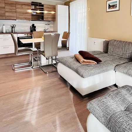 Ferienappartement In Mit 2 Terrassen
